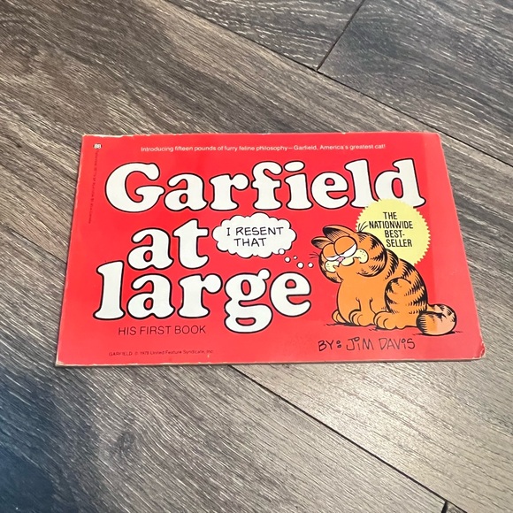 Garfield Other - Garfield at Large Comic Book by Jim Davis